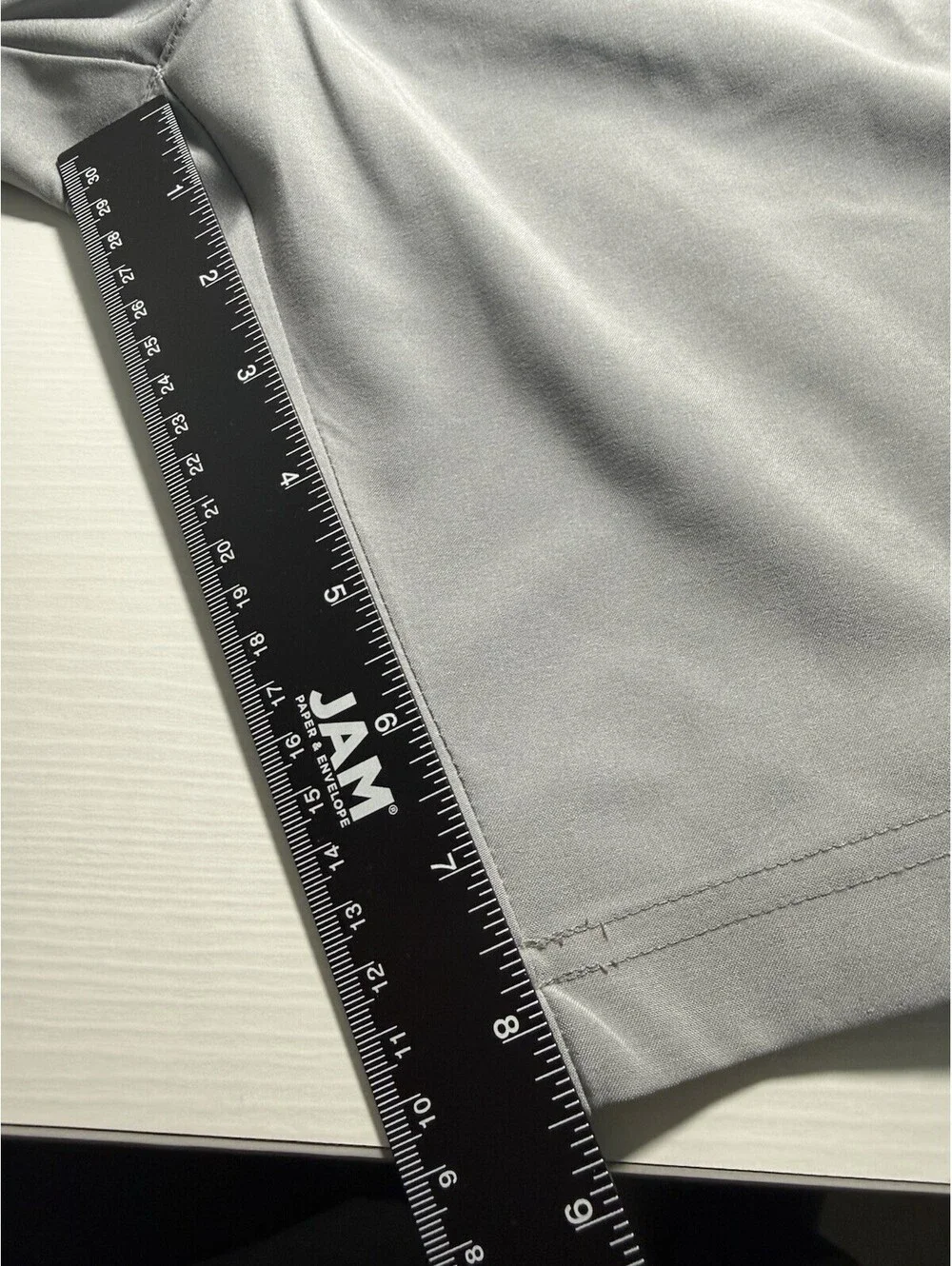 NWT Izod Golf Swingflex STRAIGHT Fit Grey Shorts-32
